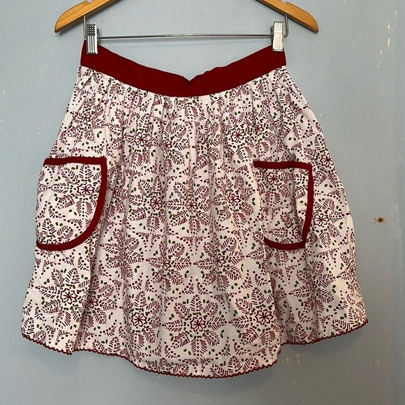 Crate&Barrel Yuletide Christmas Holiday Tie Half Apron - Picture 1 of 6